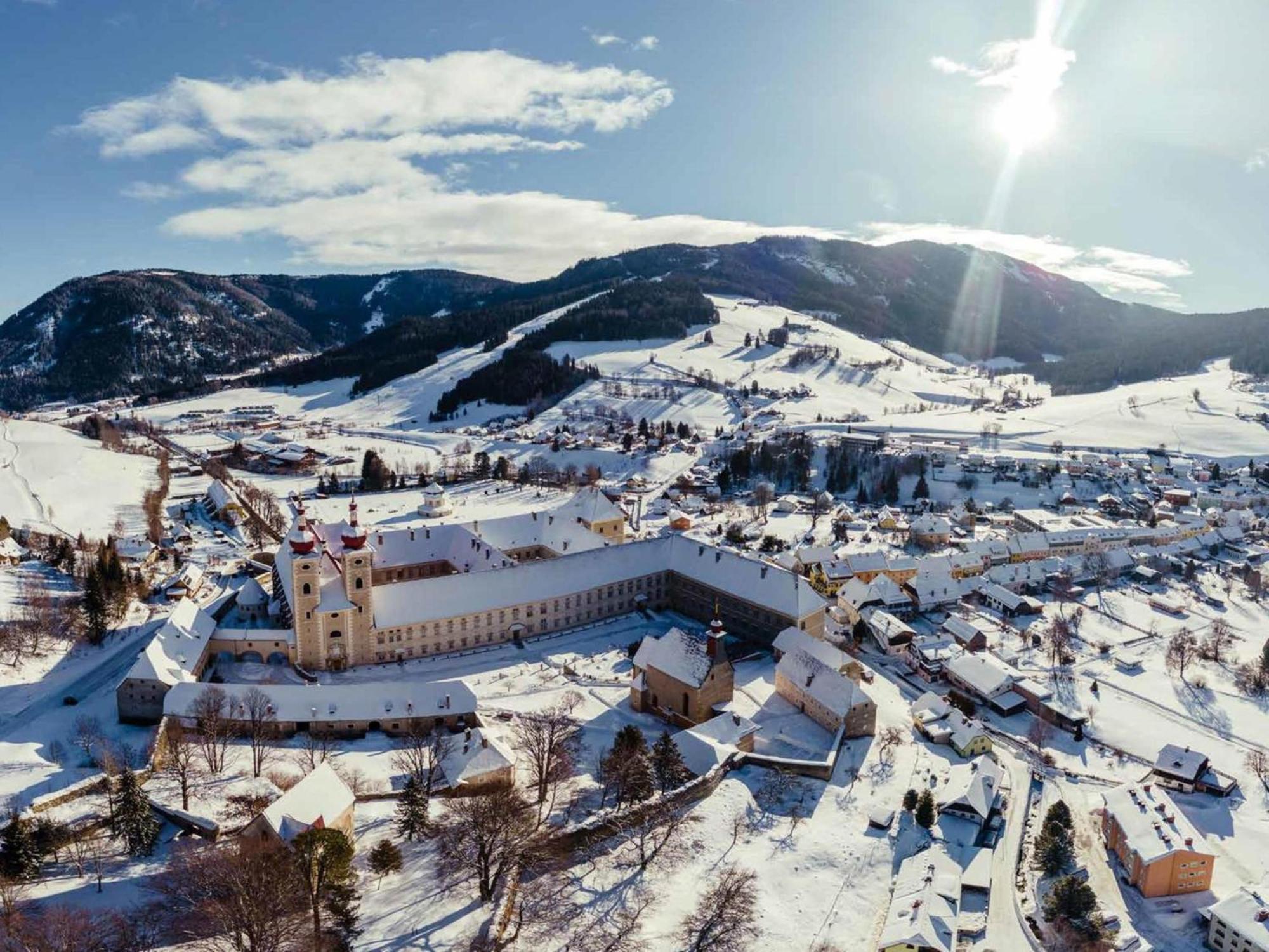 Grebenzen Eiszeit Lodge Санкт Ламбрехт Екстериор снимка